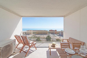 Global Properties, Moderno apartamento con terraza y vistas al mar